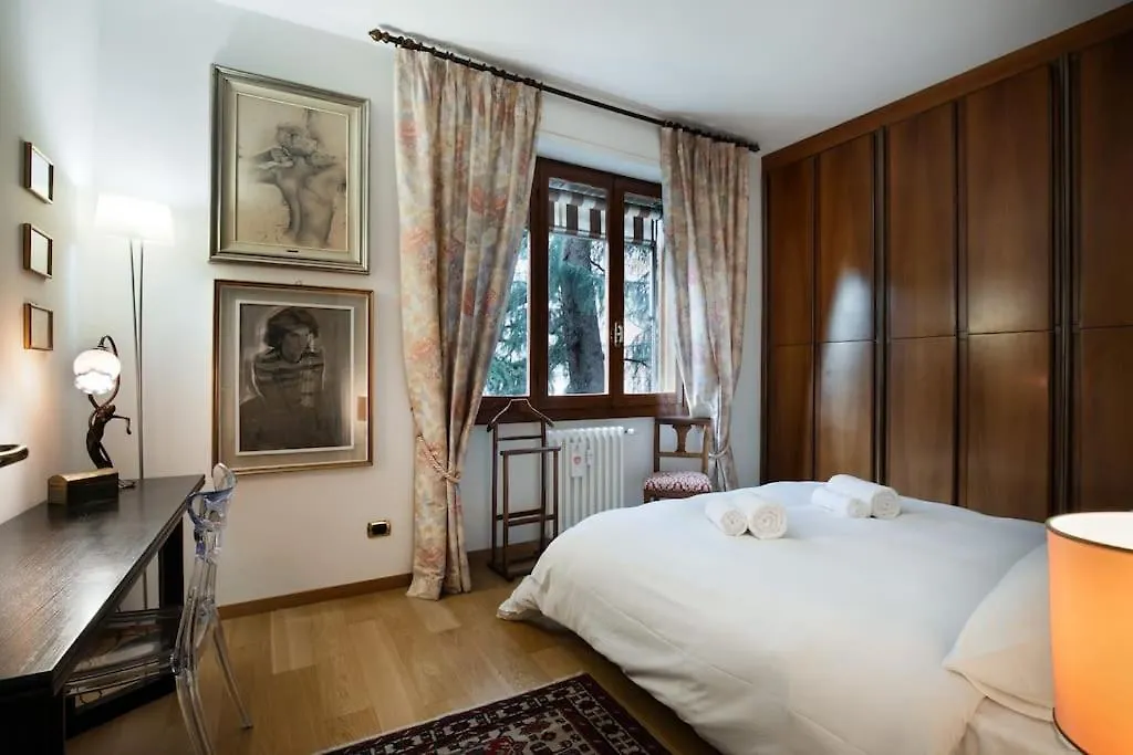Fondazione Prada - Quadrilocale In Stile Classico Milan Apartment