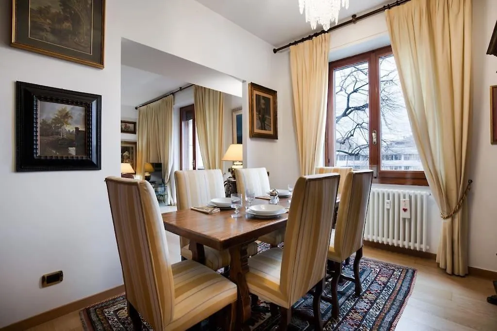 Fondazione Prada - Quadrilocale In Stile Classico Milan Apartment